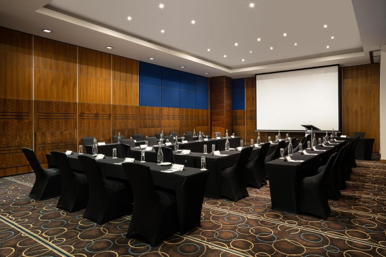 Premier Hotel Мидранд Екстериор снимка