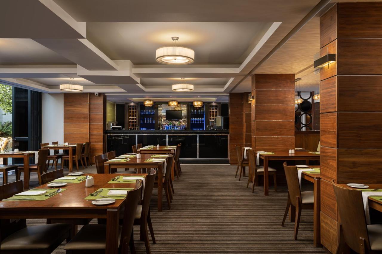 Premier Hotel Мидранд Екстериор снимка