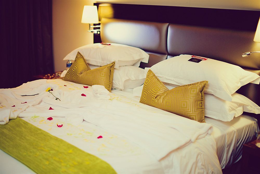 Premier Hotel Мидранд Екстериор снимка